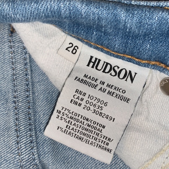 Hudson size 26 , Light wash denim , Nico mid rise ankle with raw hem🎶 - Picture 3 of 7